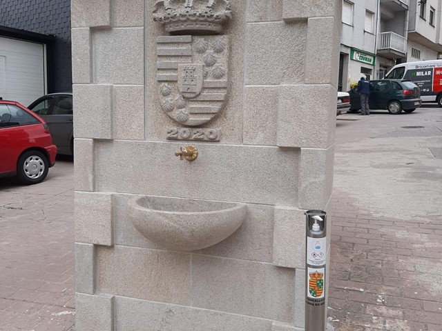 Fuente publica en Viana do Bolo