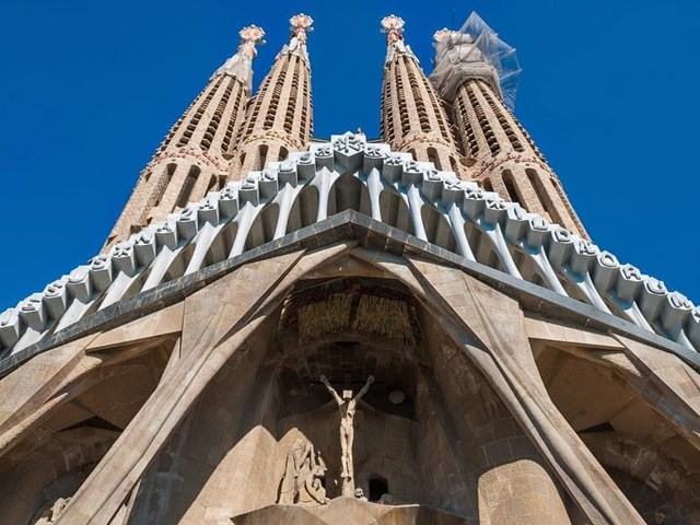Granito Moreno Rabal en la Sagrada Familia de Gaudi (Barcelona)